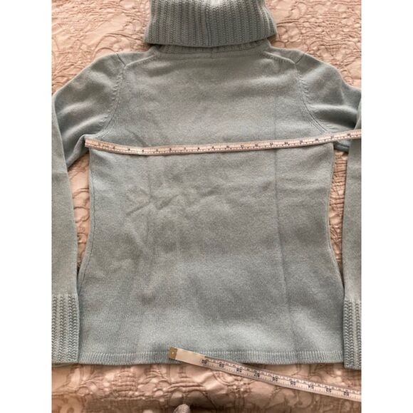 NWOT Ann Taylor Cashmere sweater, size M. pale blue - Picture 5 of 5